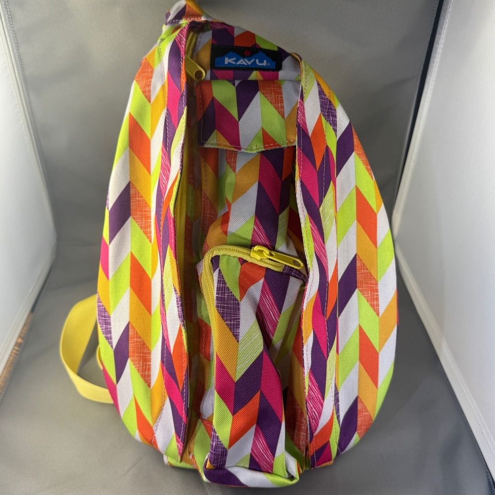 KAVU Rope Sling Bag – Multicolor Chevron Geometric Print Crossbody Backpack